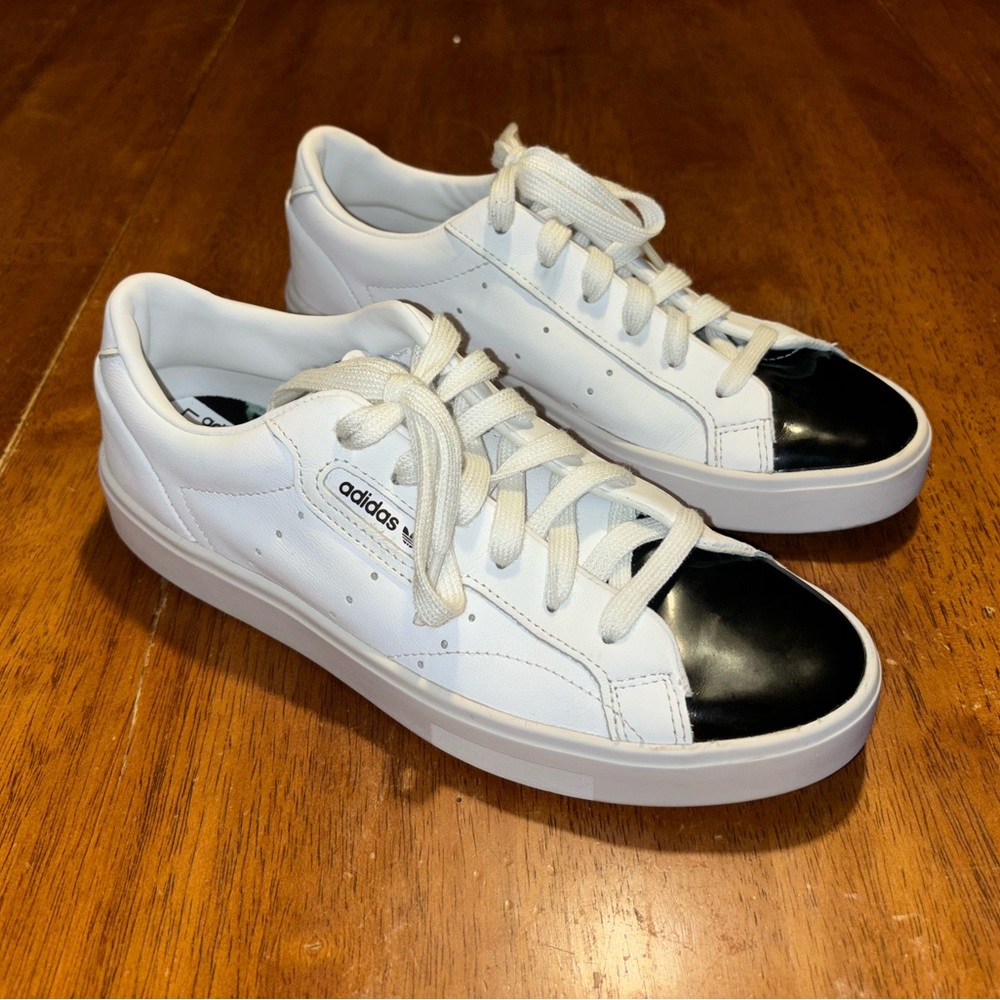 Adidas Sleek Women’s Sneakers Size 6 1/2
